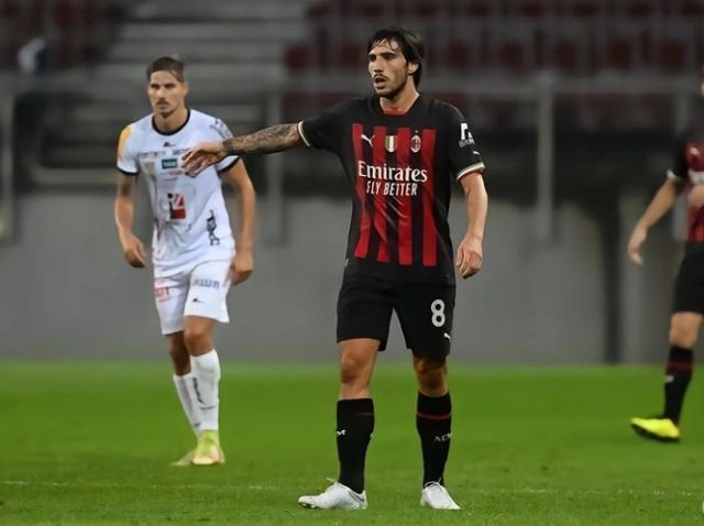 续两个赛季 续两个赛季