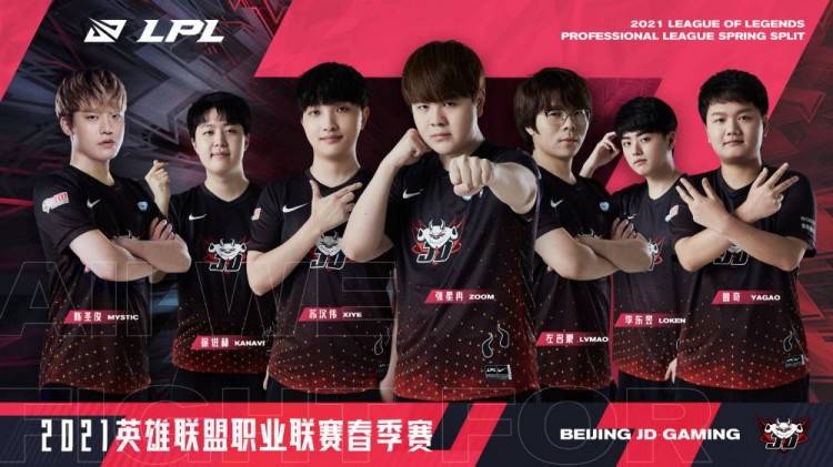 防守轮转更 防守轮转更